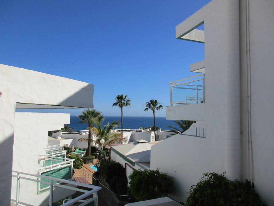 Blick über die Anlage/ unser Zimmer 411rechts oben Acapulco Ocean View