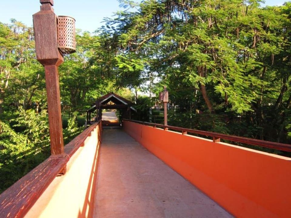 Weg zum Hotel-Strand BelleVue Dominican Bay