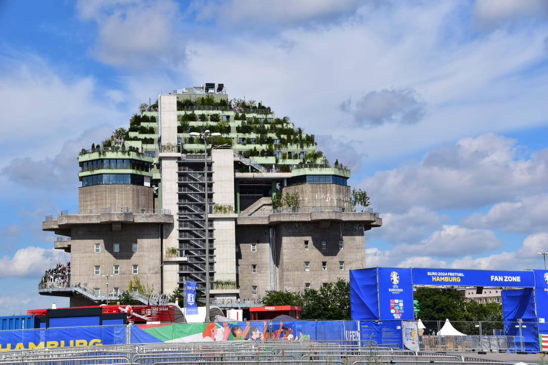 Außenansicht REVERB by Hard Rock Hamburg