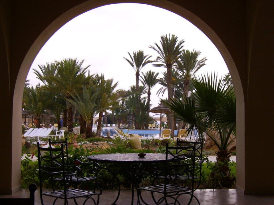 Terrasse der Bar/Restaurant, Pool- & Gartenanlage Zita Beach Resort