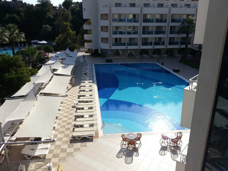 Schwimmer Turunc Resort Hotel