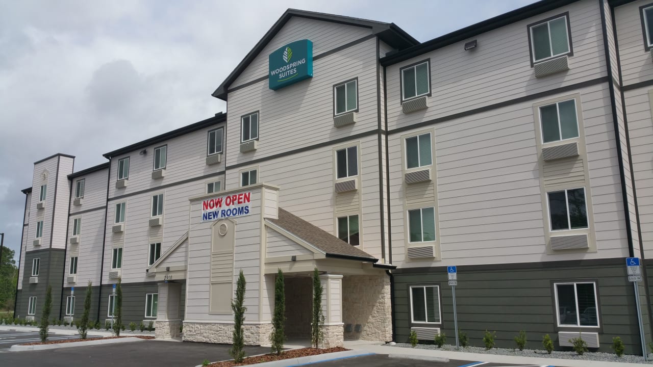 Außenansicht WoodSpring Suites Daytona Speedway
