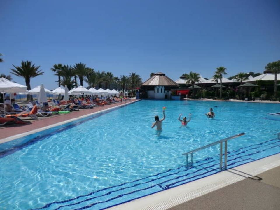 Pool Emelda Sun Club