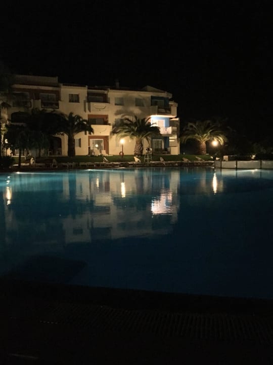 Pool bei Nacht blau punta reina