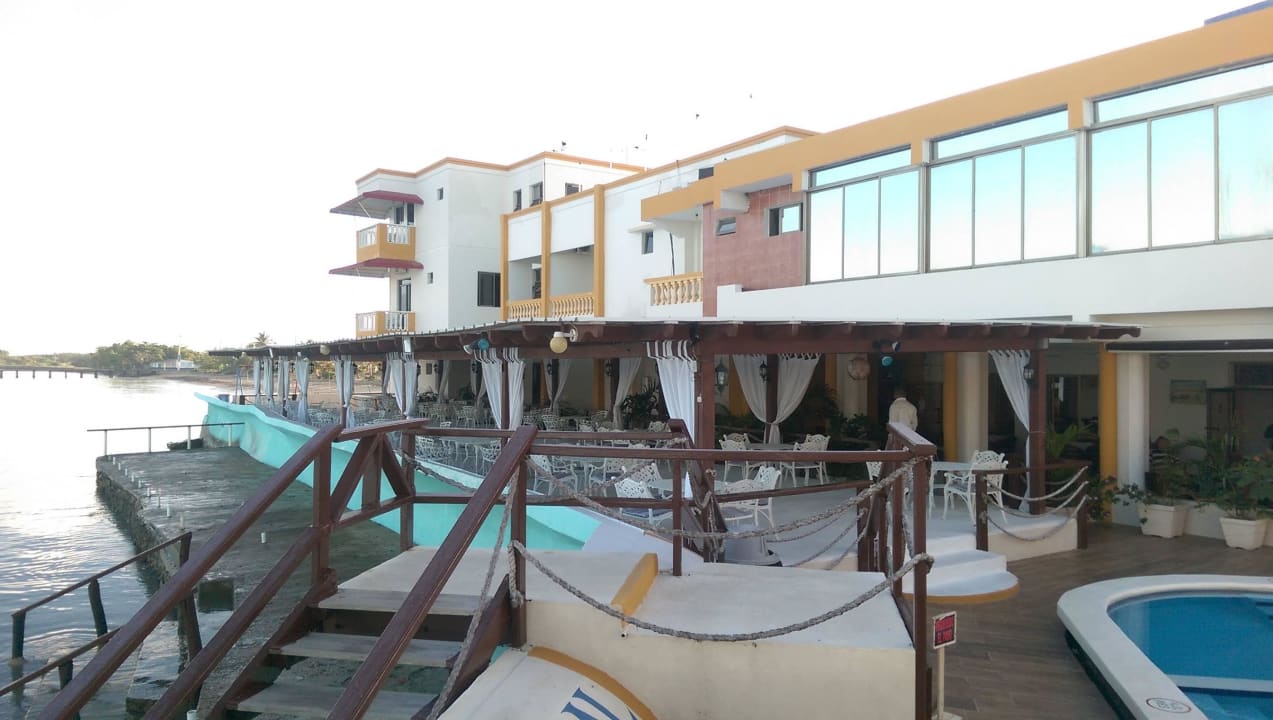 Frühstücksterrasse, rechts Pool Hotel Marbella