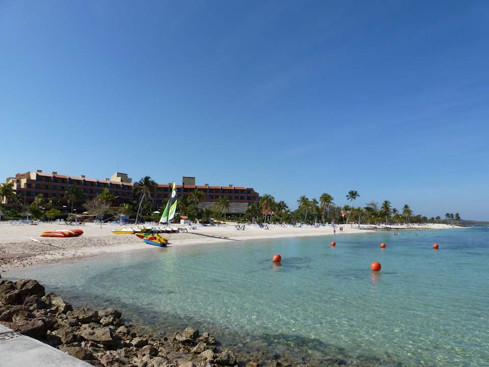 Mit Blick auf das Haupthotel Brisas Guardalavaca Hotel & Villas
