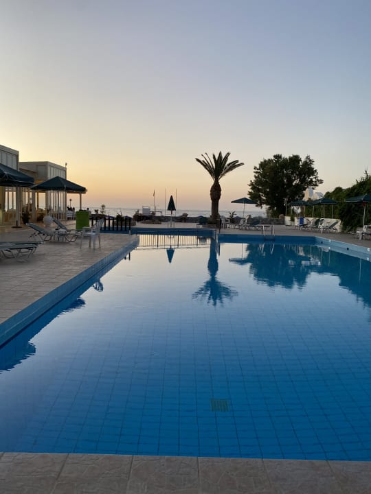 Pool Hotel Kathrin Beach