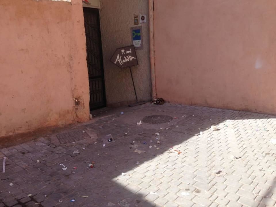 Eingang 15.10.2015 Riad Aladdin