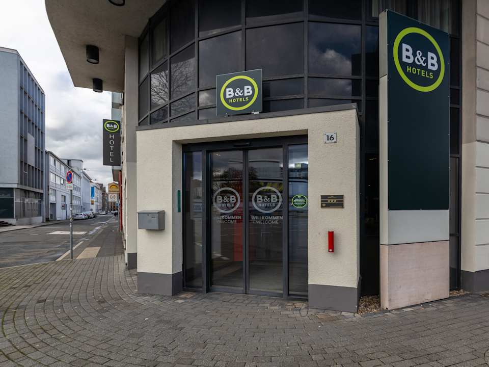 Außenansicht B&B HOTEL Wuppertal-City