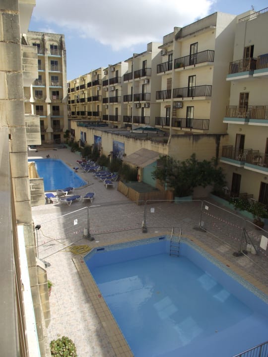 Widok z balkonu The Bugibba Hotel
