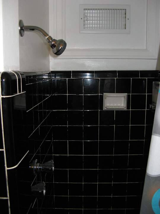 Dusche Boots Court Motel