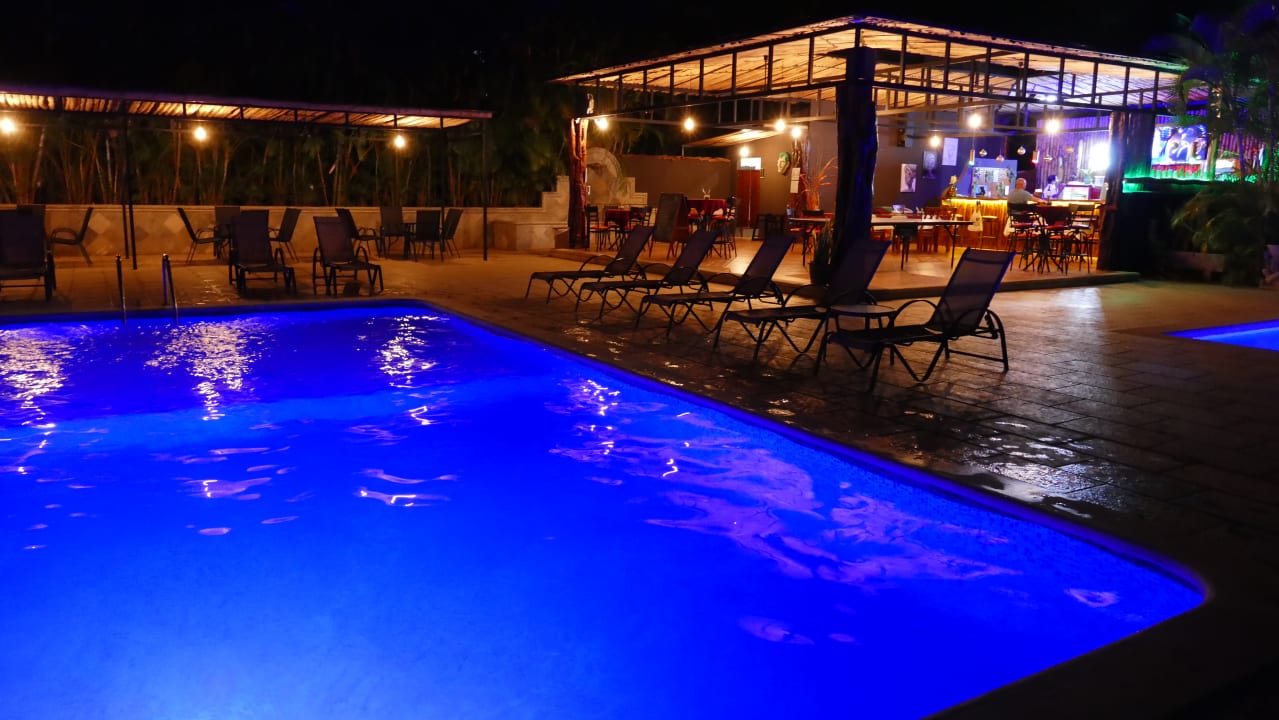Pool Hotel Leyenda