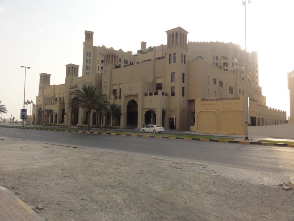 Strasse Bahi Ajman Palace Hotel