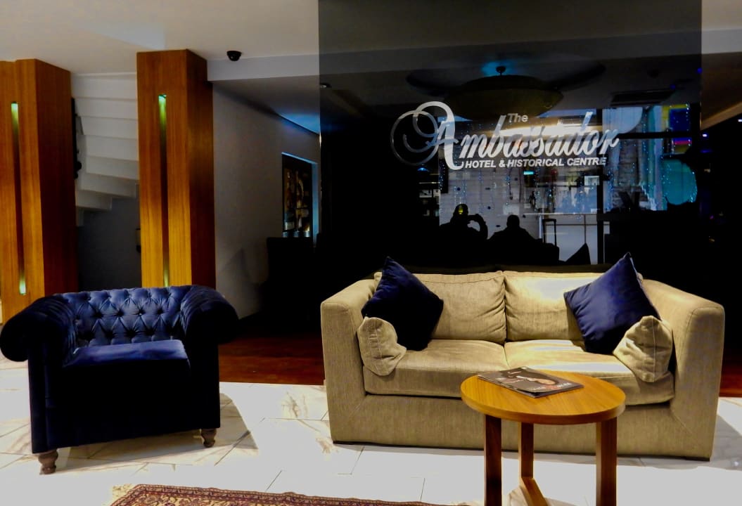 Lobby Ambassador Hotel