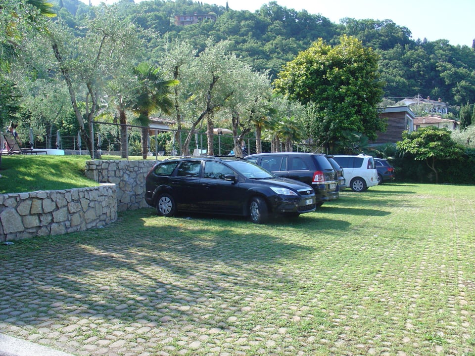 Parkplatz Hotel Eden