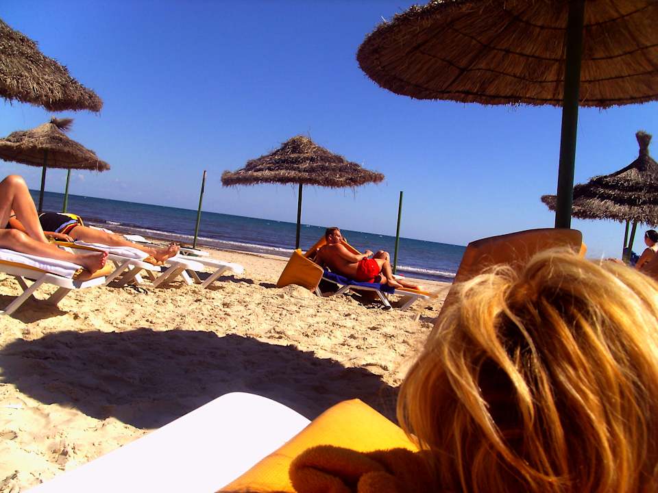 Früh morgens am Strand El Ksar Resort & Thalasso