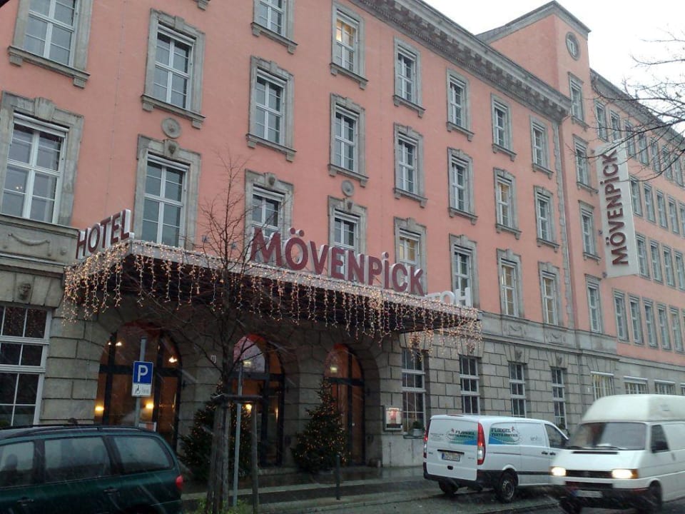 Movenpick Hotel  Mövenpick Hotel Berlin