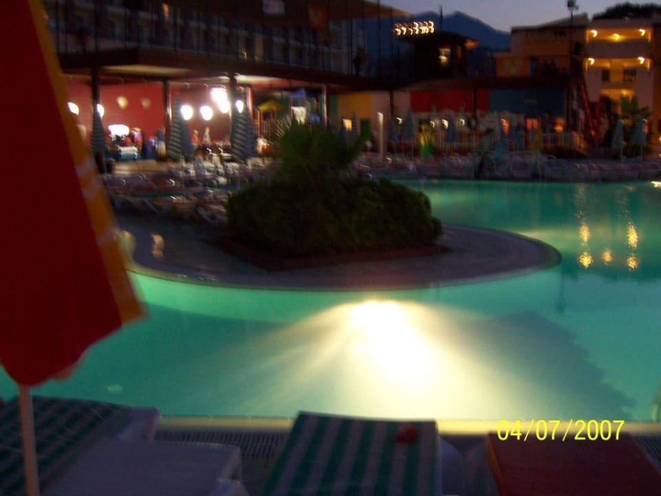 Beleuchteter Animations Pool Crystal Aura Aqua Collection