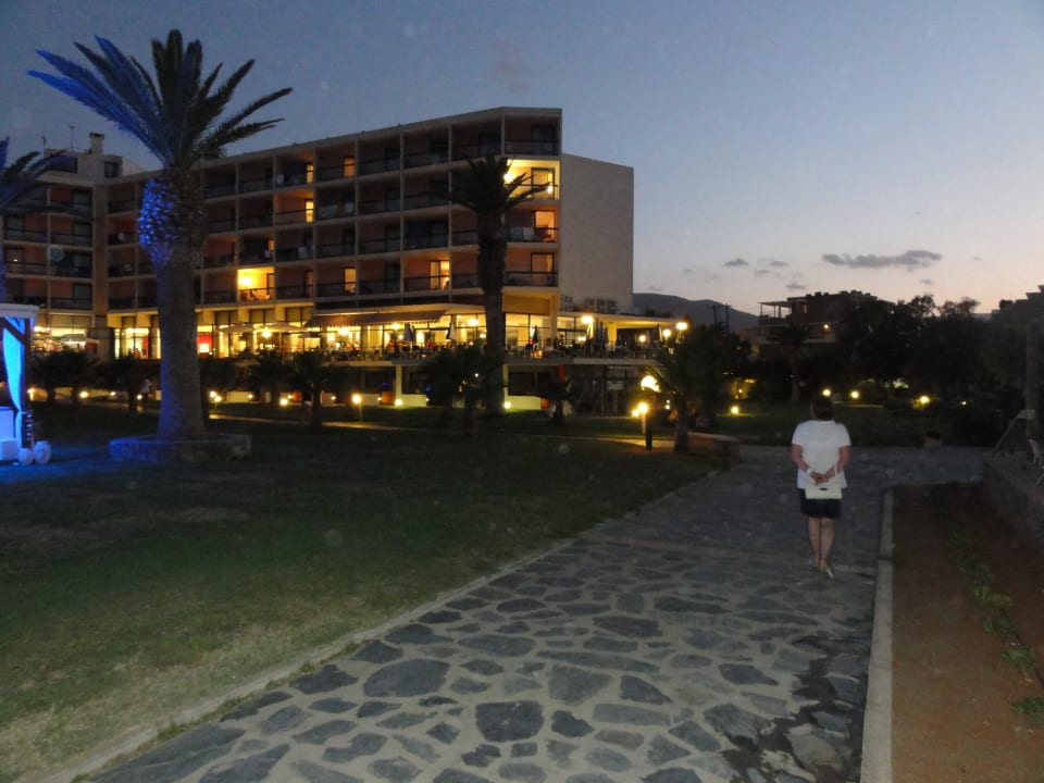 Hotel bei nacht Calimera Sirens Beach