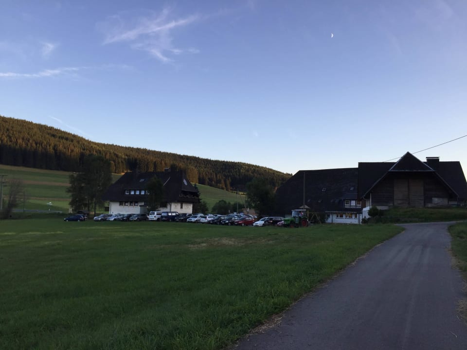 Hof von hinten gesehen Schwarzwaldgasthof Hotel Zum Löwen - Unteres Wirtshaus