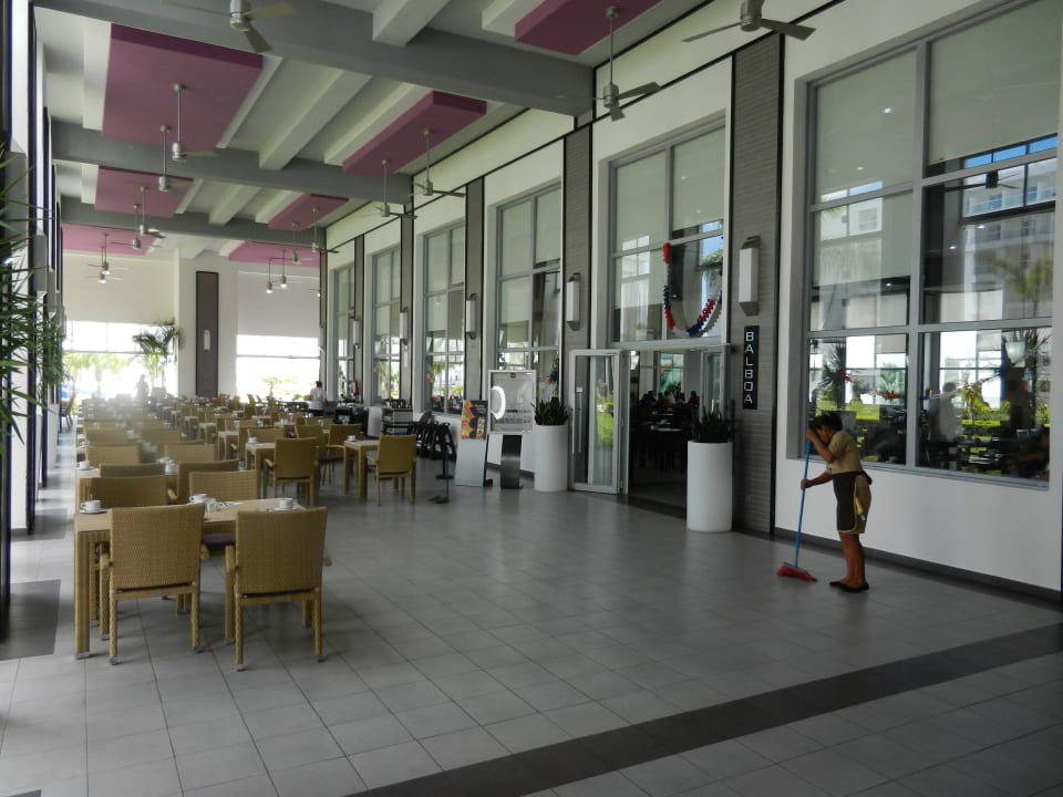 Hauptrestaurant mit Außenplätze Hotel Riu Playa Blanca