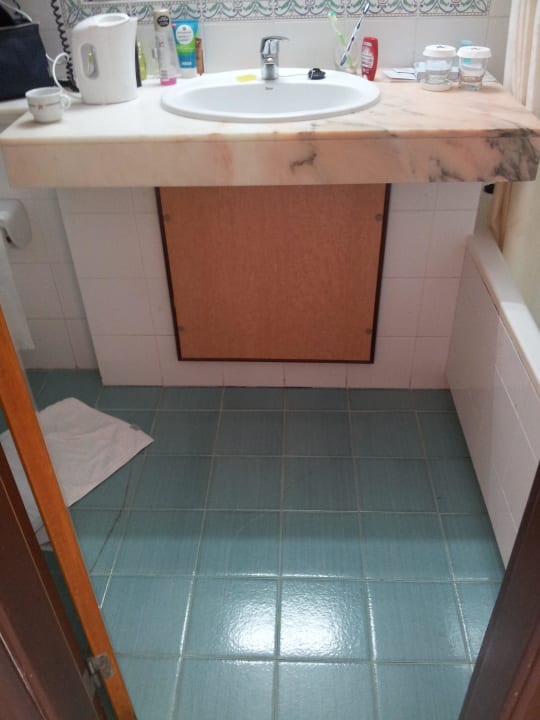 Alt und abgenutzt Iberostar Waves Bouganville Playa