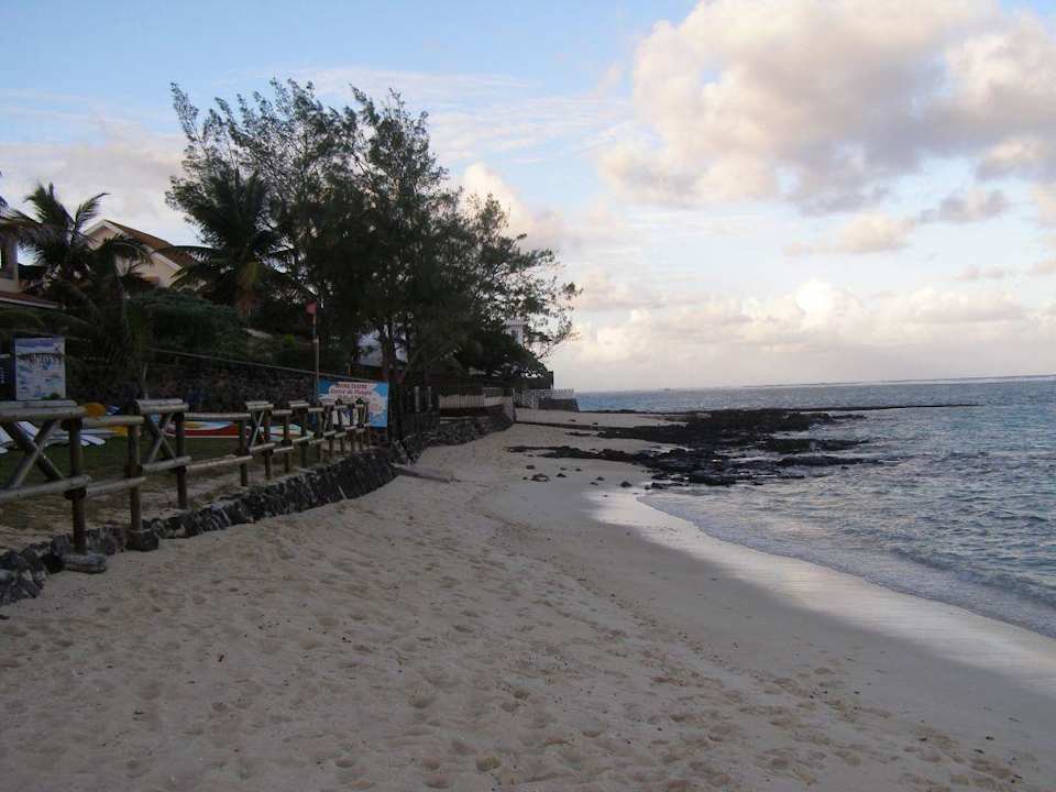 Blickrichtung Ost vom Hotelstrand Le Peninsula Bay Beach Resort & Spa