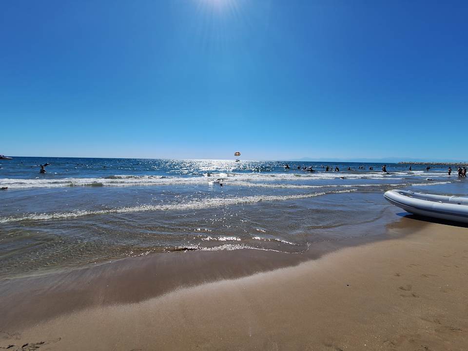 Strand Well Palace Side