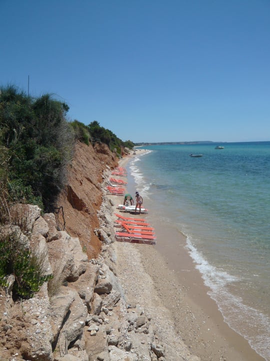 Sehr! schmaler Strand Istion Club & Spa