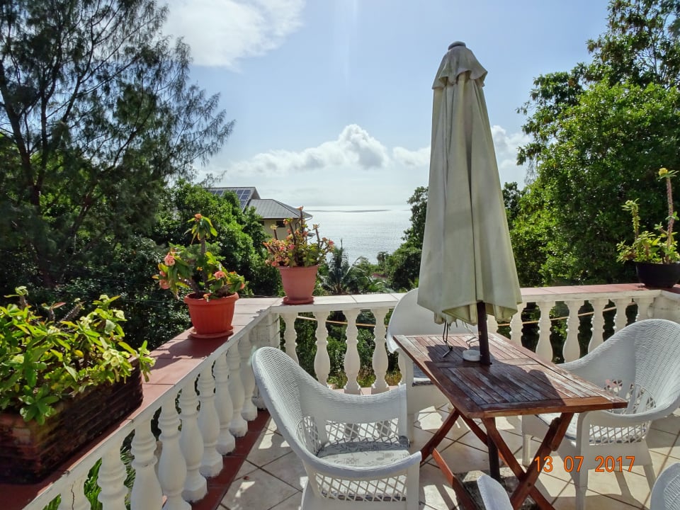 Außenansicht Carana Hilltop Villa