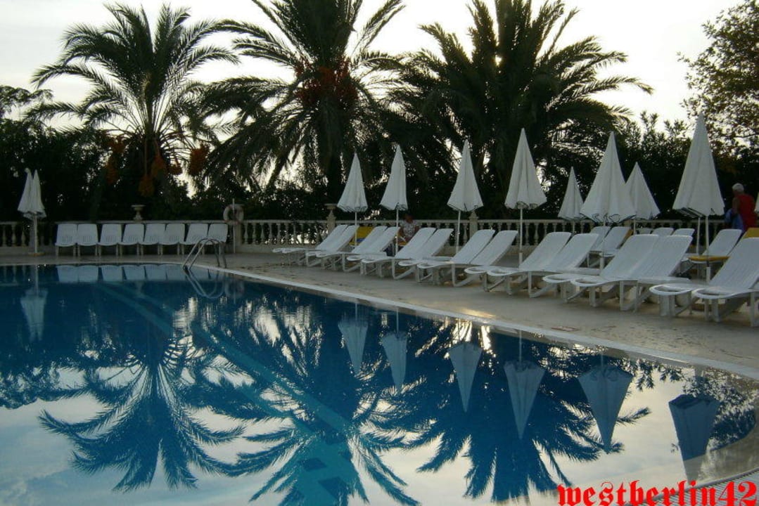 Poolansicht am Abend Labranda Alantur Resort