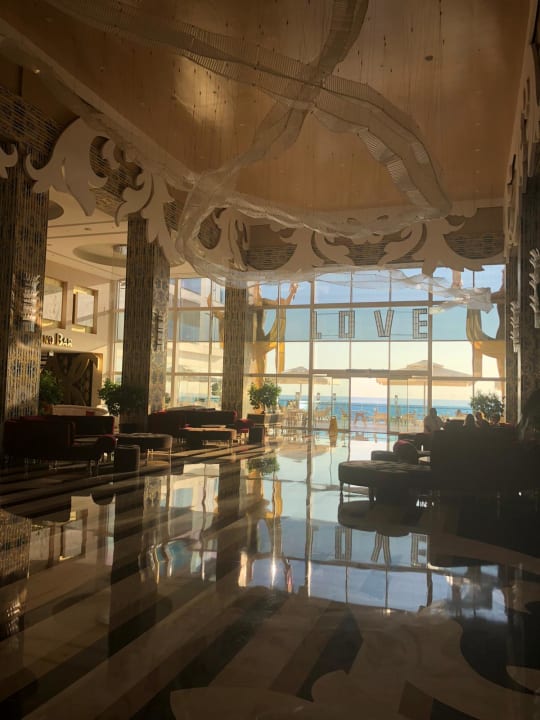 Lobby Azura Deluxe Resort & Spa Hotel