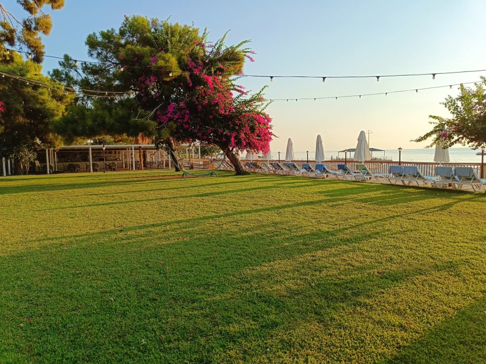 Gartenanlage Dosinia Luxury Resort