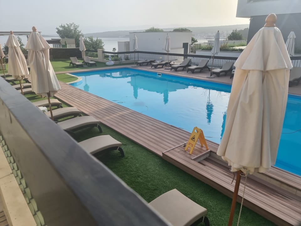 Pool Blue Waves Resort