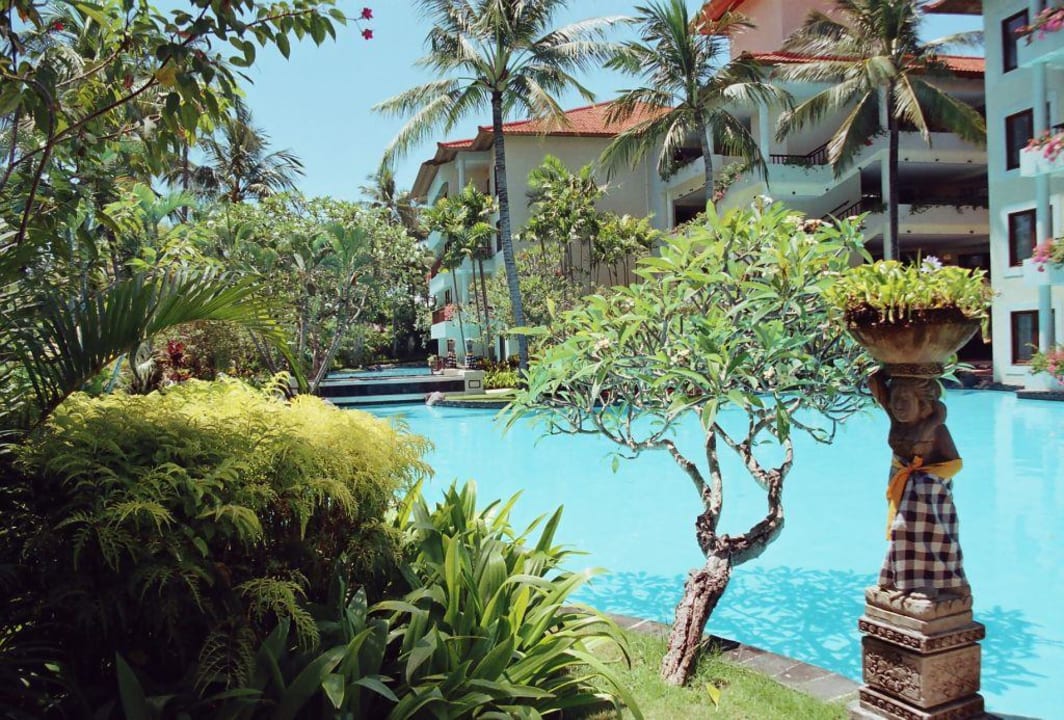 Eine der vielen Lagunen The Laguna A Luxury Collection Resort & Spa