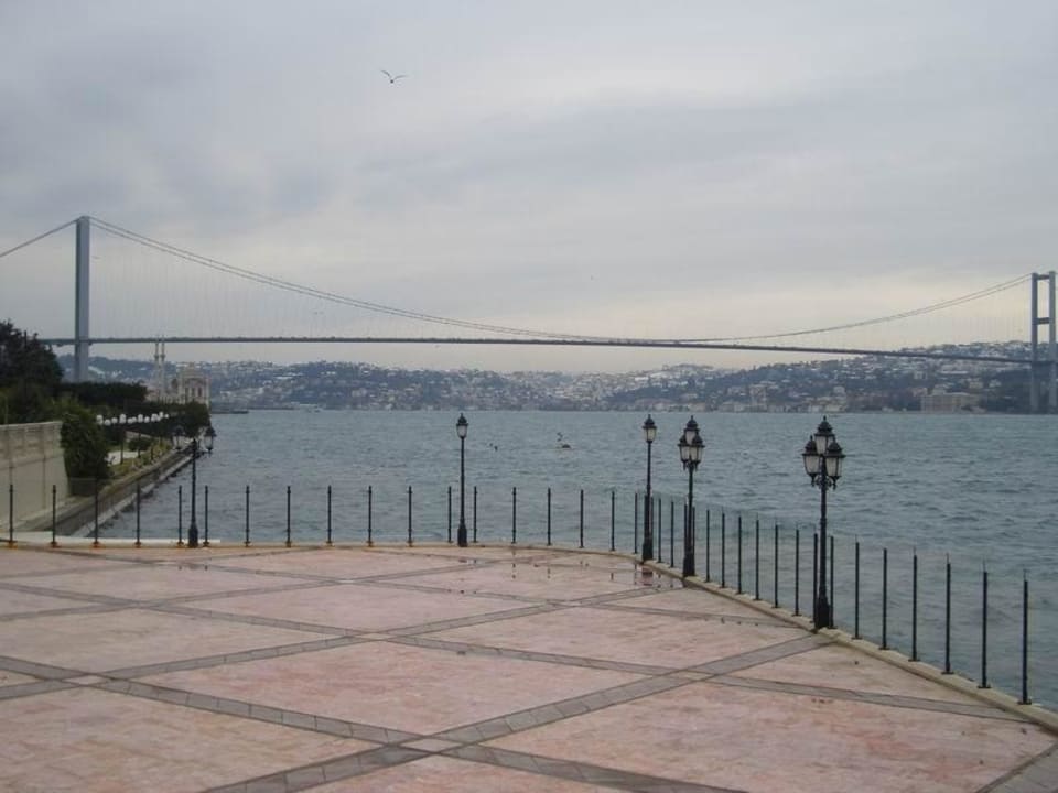Brücke Ciragan Palace Kempinski Istanbul