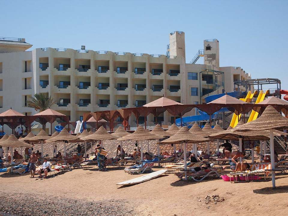 Plaża, widok na hotel Moreno Horizon Spa & Resort