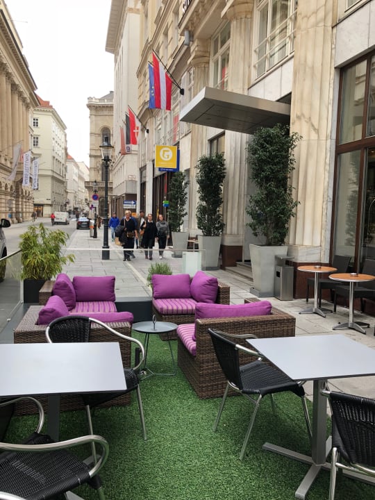 Außenansicht Steigenberger Hotel Herrenhof