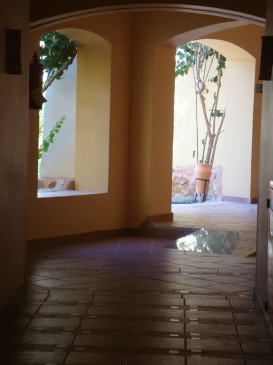 Viele Gänge innen Jaz Solaya