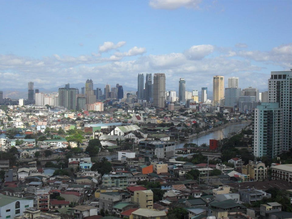 Ausblick Richtung Manila City ohne Smog Makati Prime Tower Suites