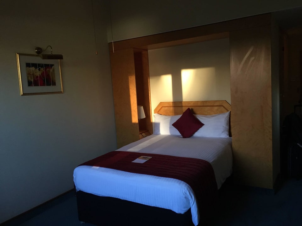 Bett Millennium Copthorne Hotel