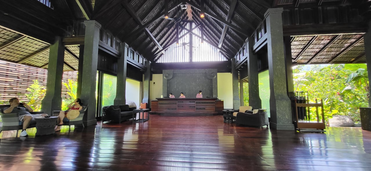 Lobby Marina Phuket Resort