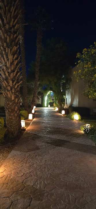 Gartenanlage Lotus Bay Beach Resort