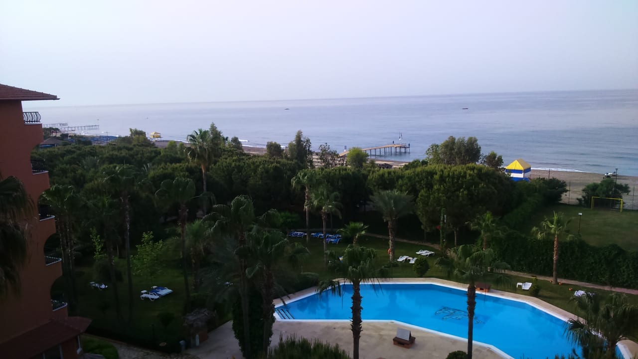 Pool Club Turtas Beach Hotel