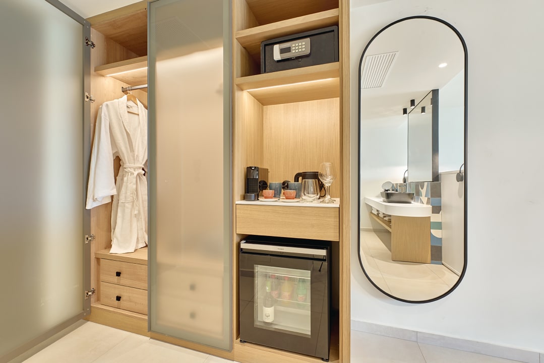 Zimmer Paralos Kosta Alímia