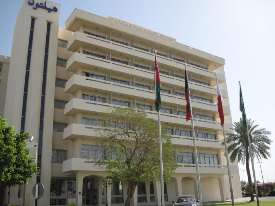 Von außen nicht besonders schön Radisson Blu Hotel & Resort Al Ain