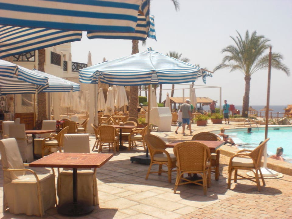 Der Pool am Strand Sharm Resort