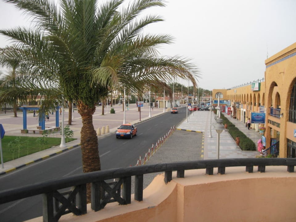 Draußen am Lobby Balkon Giftun Azur Resort