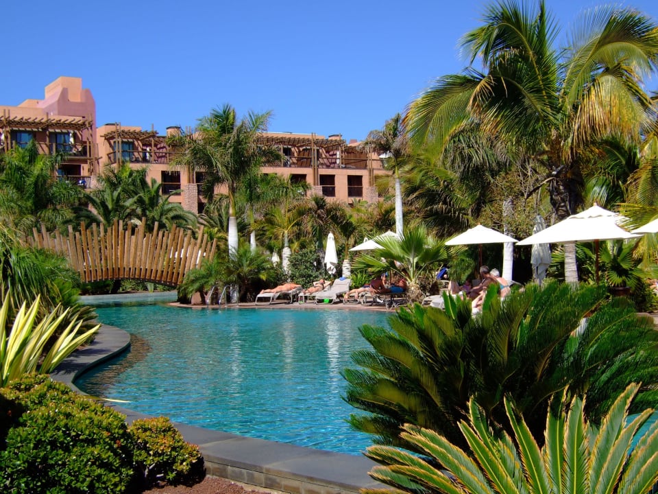 Einer von vielen Pools Lopesan Baobab Resort