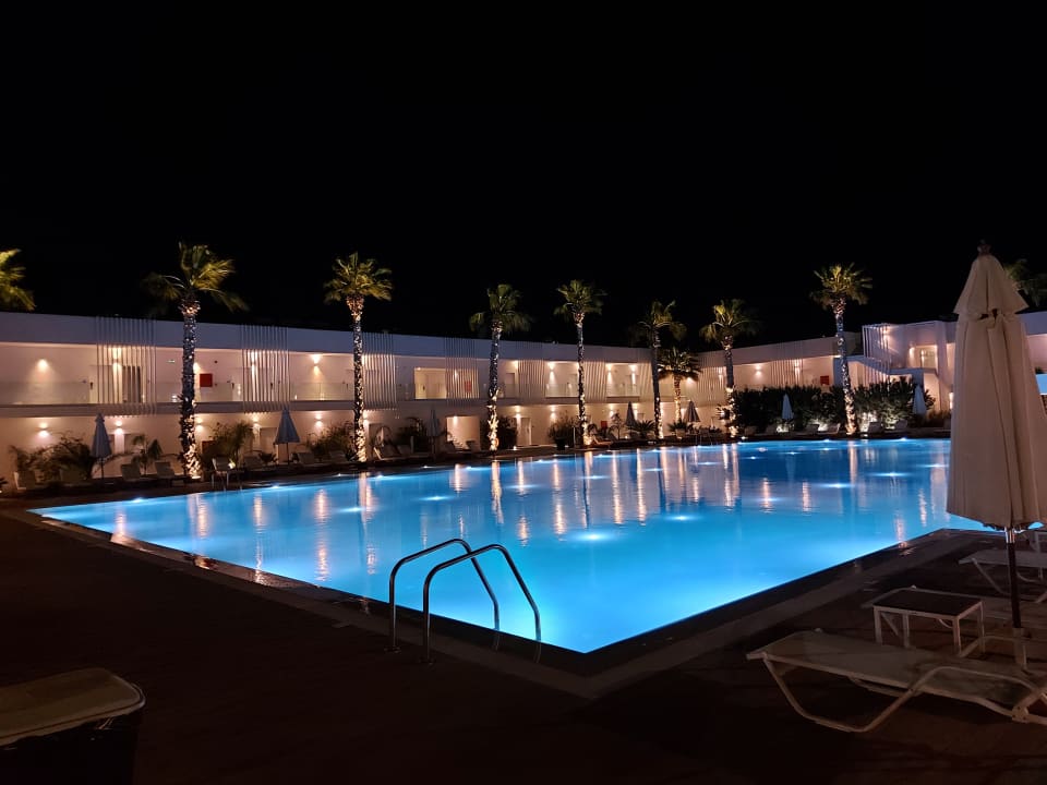 Pool White Dreams Resort & Anex